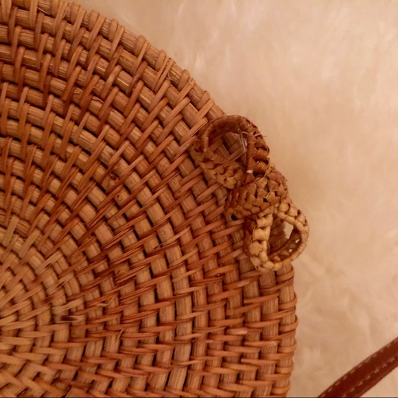 Hand woven circular bag - Picture 3 of 8